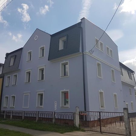 Kamienica Zerniki Wroclawskie Esterno foto